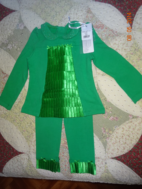Д/девочки одежда .