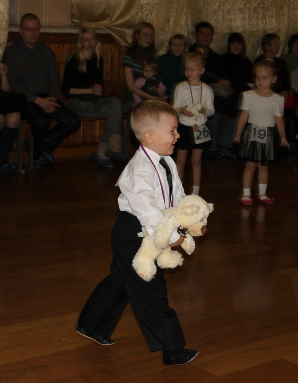 Первый конкурс по танцам!