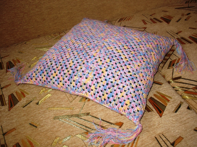 Вязаная наволочка для подушки.