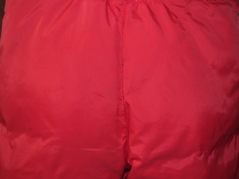 Продам пуховый полукомбинезон Chicco и куртку. 2000 за все!