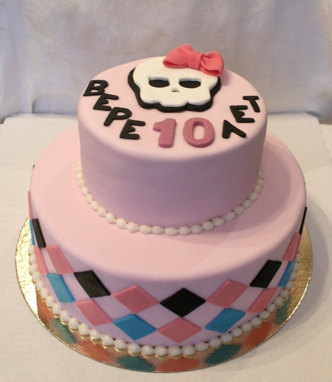 Торт Monster High