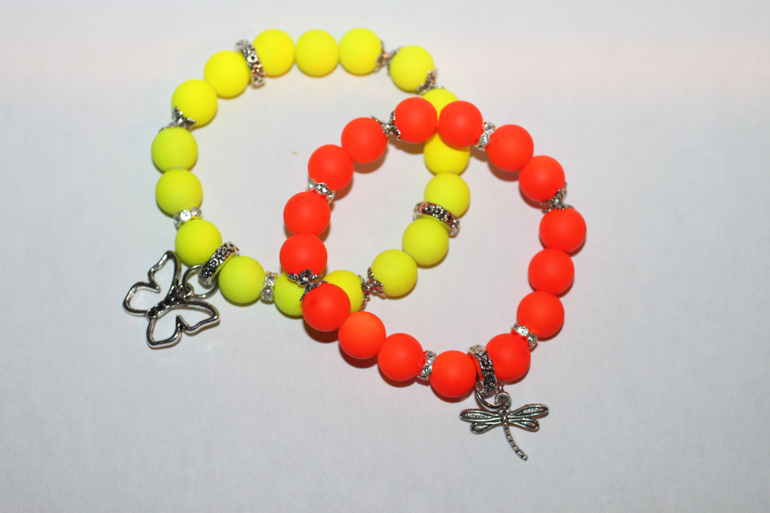 Радужные браслеты