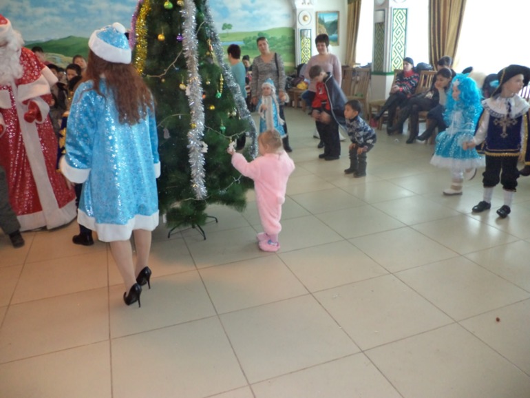 В этом году первая елка.