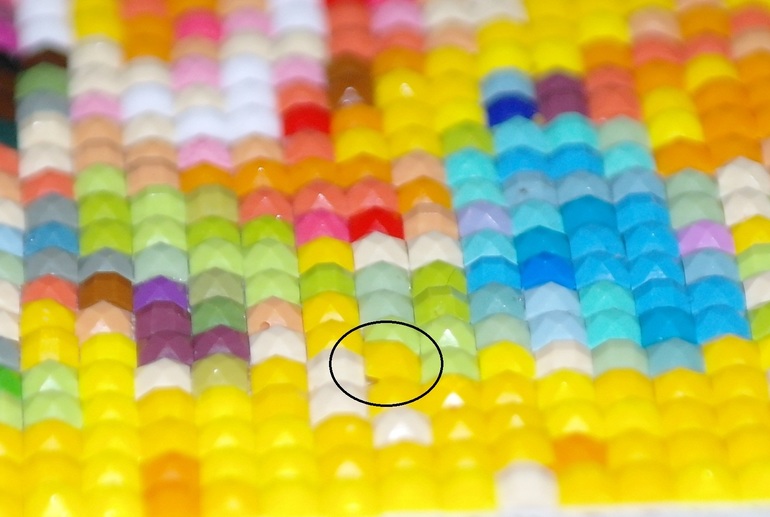 Отваливаются камушки(