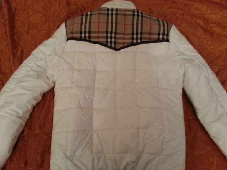 Продам куртку Burberry.