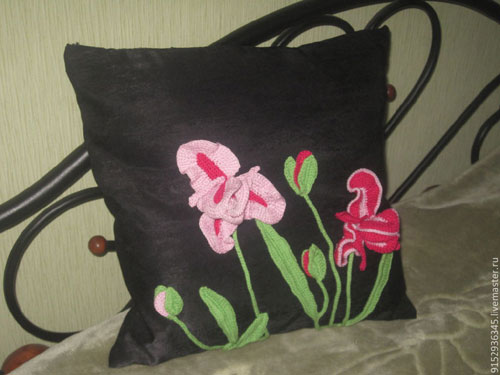 Декоративные подушки на диван или кресло