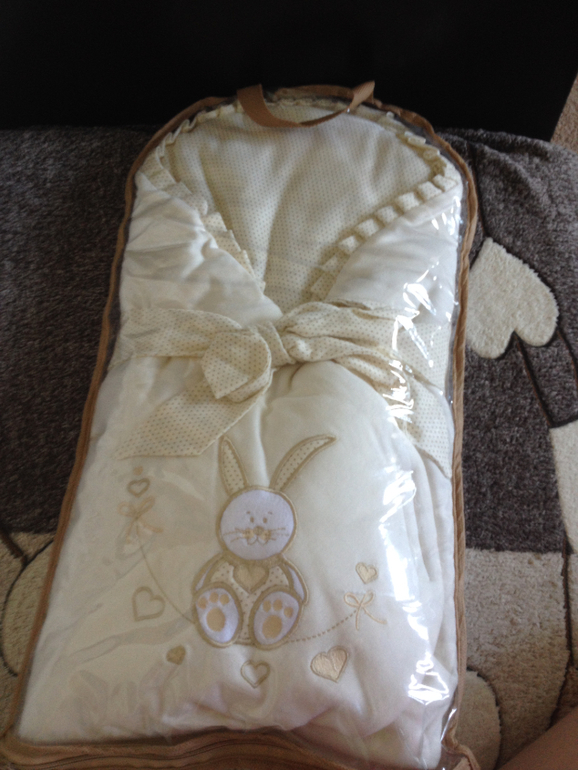 Девчонки оцените, как вам? купили на выписку, не очень люблю все эти кружавчики, да и розовый цвет тоже, решили айвори! Не простовато ли?