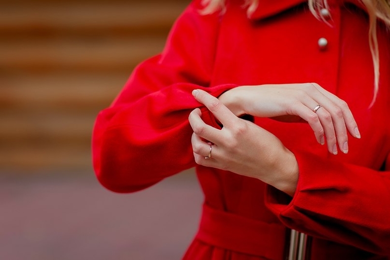 Одинаковые пальто для мамы и дочки или