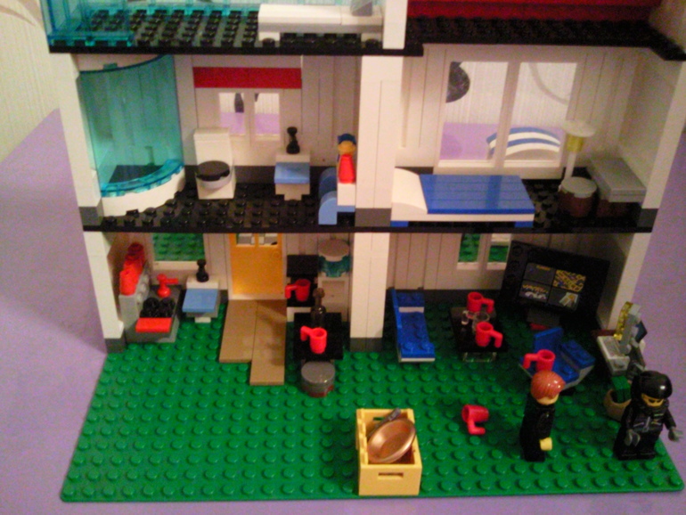 В Lego мы играем.