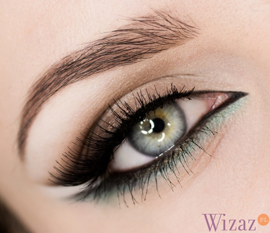 Легкий макияж для зеленых глаз