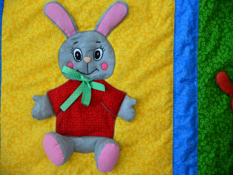 Развивающий коврик Веселая гусеница !!!