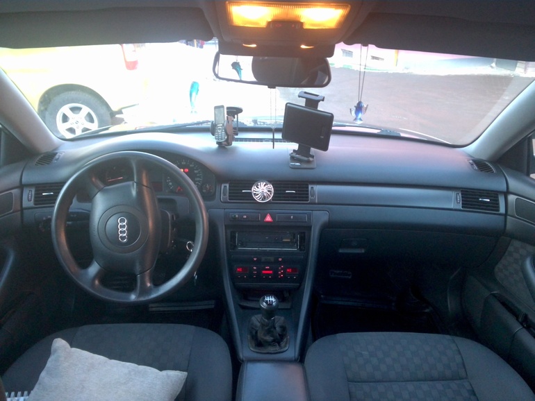 продается ауди а-6 универсал в отличном состоянии.