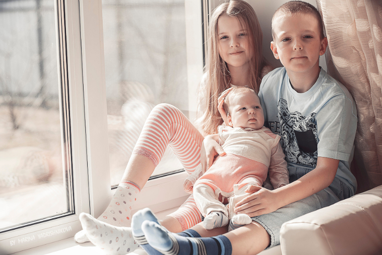 Таня, Саша, Денис и малышка Лерочка