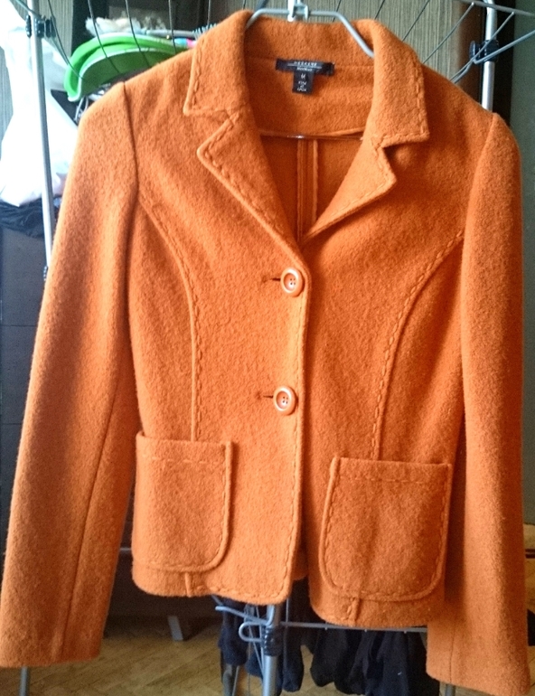 Верхняя одежда брендовая.