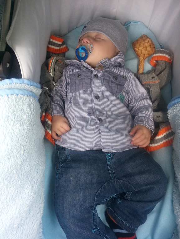 про сон и еду.