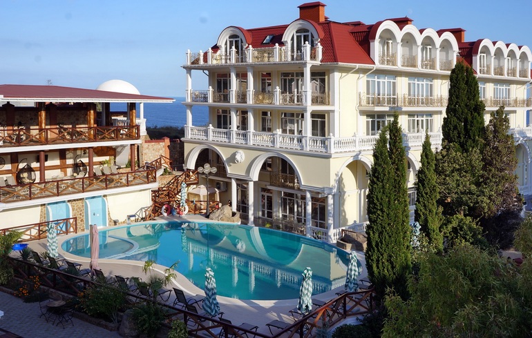Александрия отель -современная гостиница в Ялте возле моря