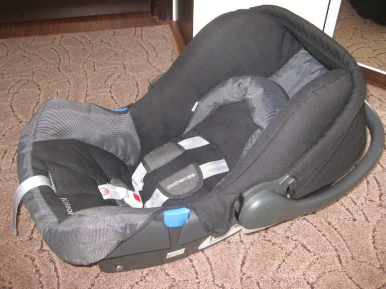 Автокресло-переноска Mothercare Meteor 0+ (от рождения до 12-15 месяцев, вес ребенка до 13 кг)
