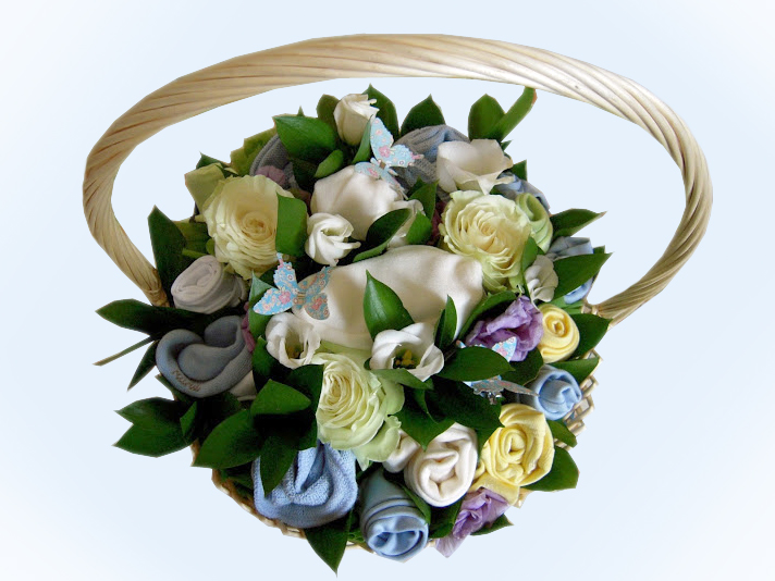 Бэби-букеты из одежды: подарки новорожденным