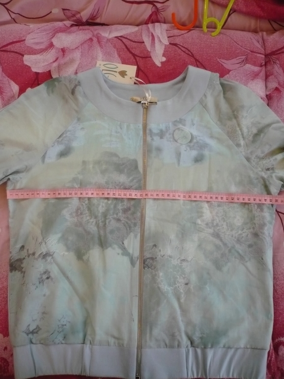 Присторою модный бомбер.Дизайнер Ольга Мелюкова