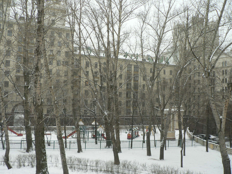 Прогулка вокруг высотки на Котельнической набережной