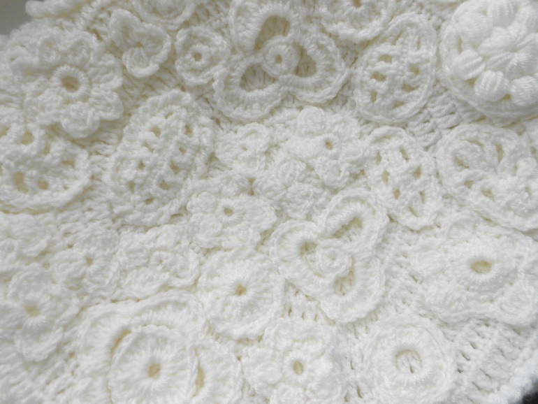 берет зимний с цветами