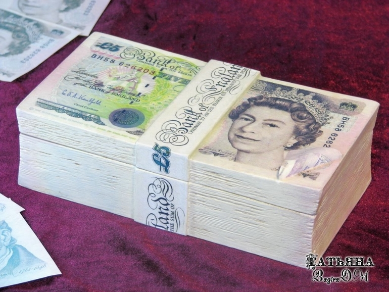 Храните ваши денежки...