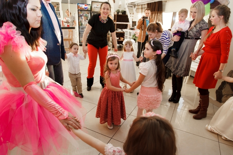 4 года: праздник для Принцесс)