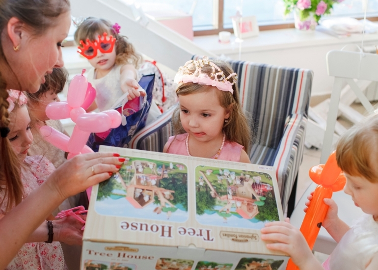 4 года: праздник для Принцесс)