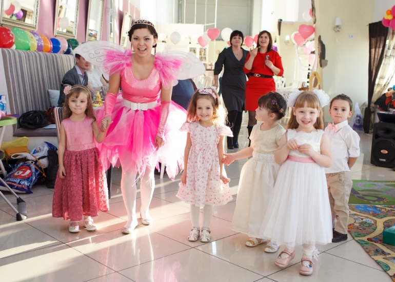 4 года: праздник для Принцесс)