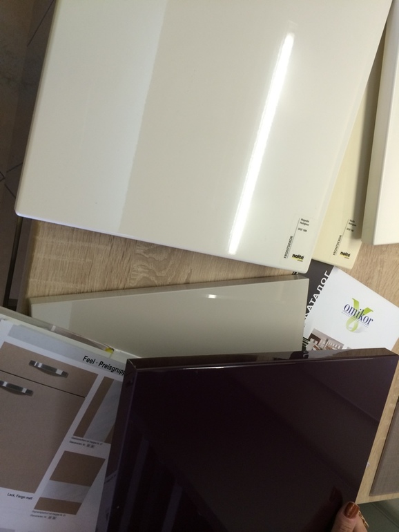 Обои в кухне-гостинной