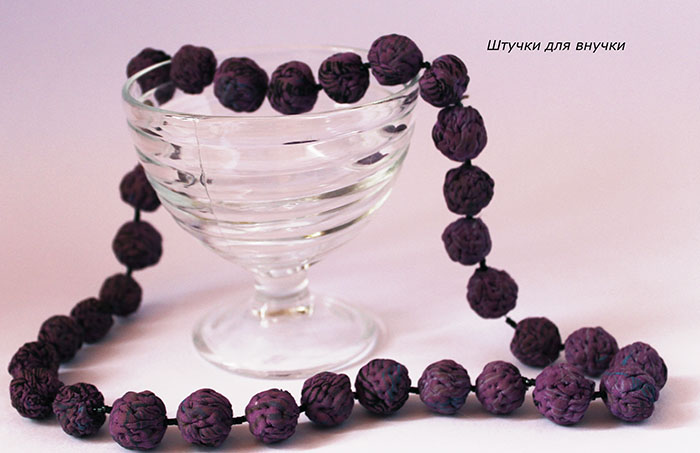 Бусы из ткани для мамы, они же слингобусы. Сиреневый туман