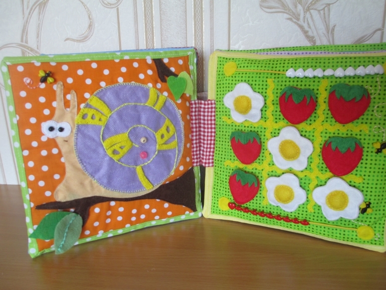 Книга на первый день рождения для Василисы