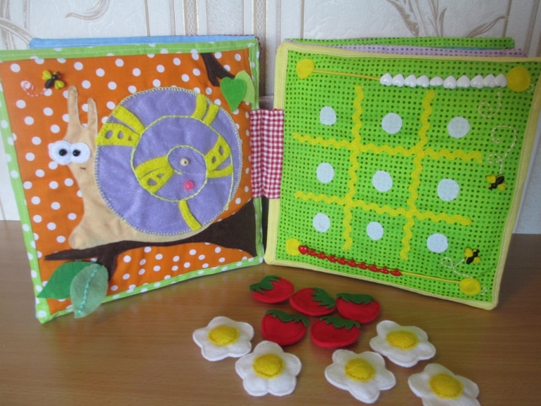 Книга на первый день рождения для Василисы