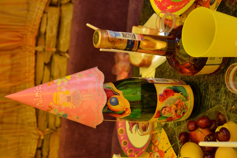 Годик в стиле пчелки)))