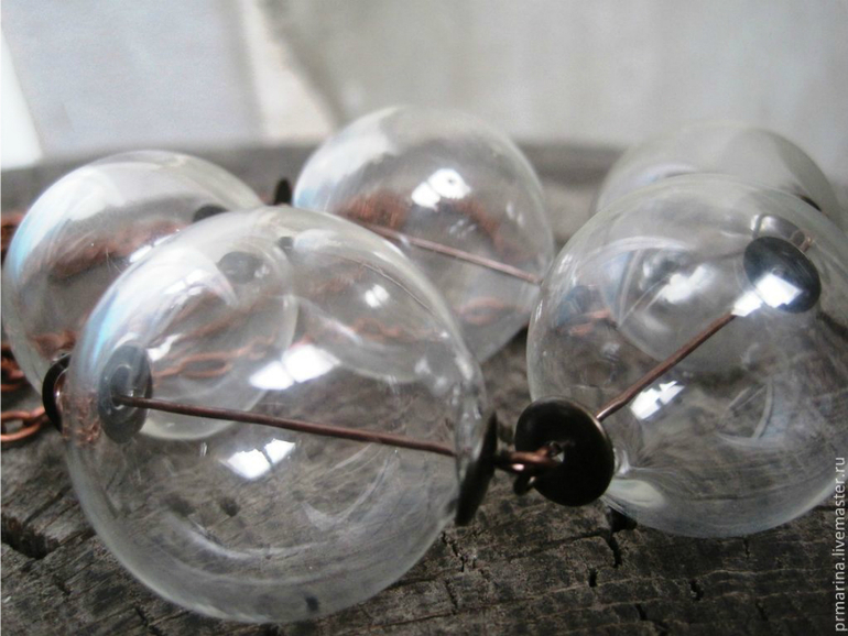 Колье из крупных стеклянных пузырей