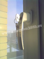 Защита детей от выпадения из окон.