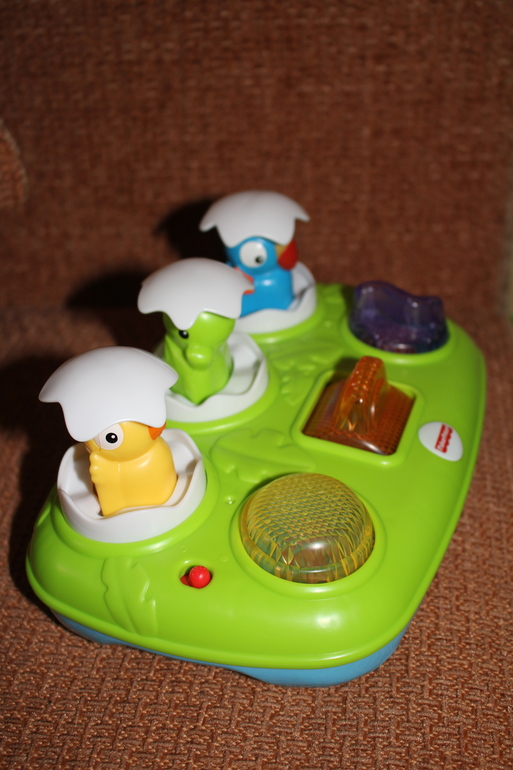 Продаю Fisher Price 2 игрушки (телефон-каталка, веселые друзья)