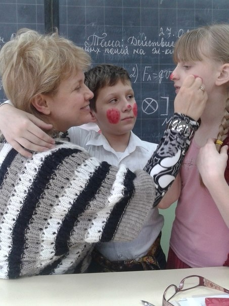 Ярик очевидно любит своего классного руководителя :-)