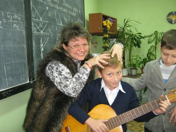 Ярик очевидно любит своего классного руководителя :-)