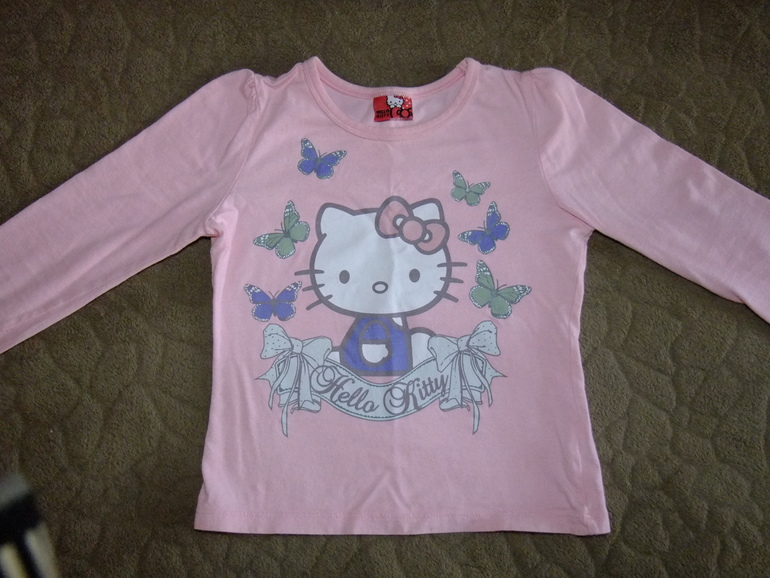 Продам кофточку Hello Kitty.