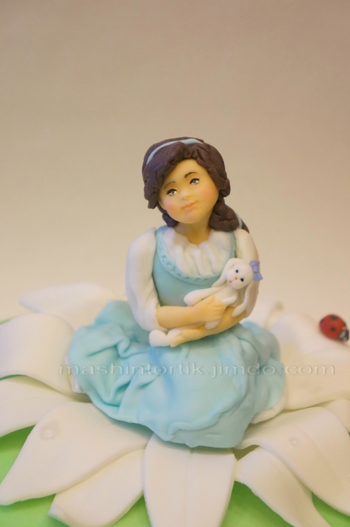 Девочка в цветке