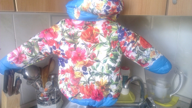 курточка на весну р.110