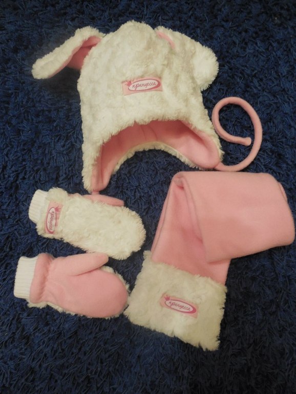 Очень много шапочек!)