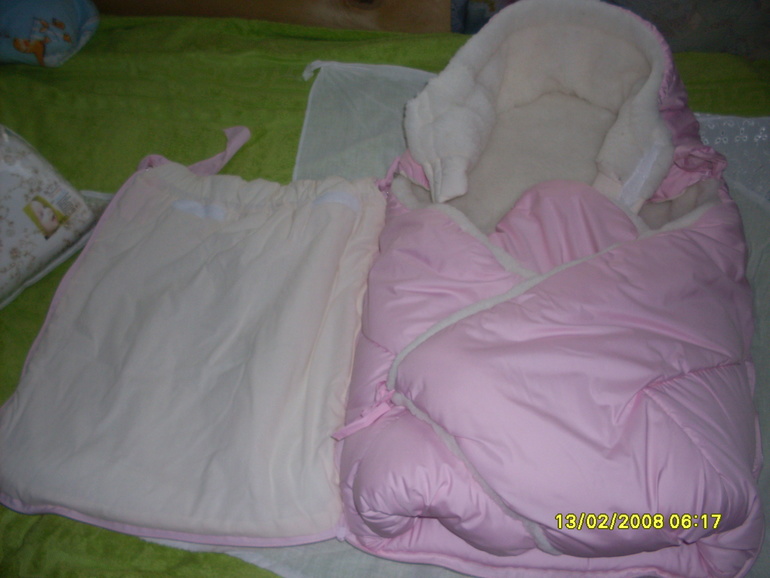 Красивые конверты для девочек. На выписку и в коляску. Новые, не б/у.