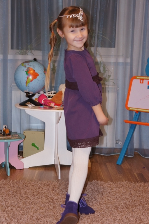 Анюта и фиолетовое платье)