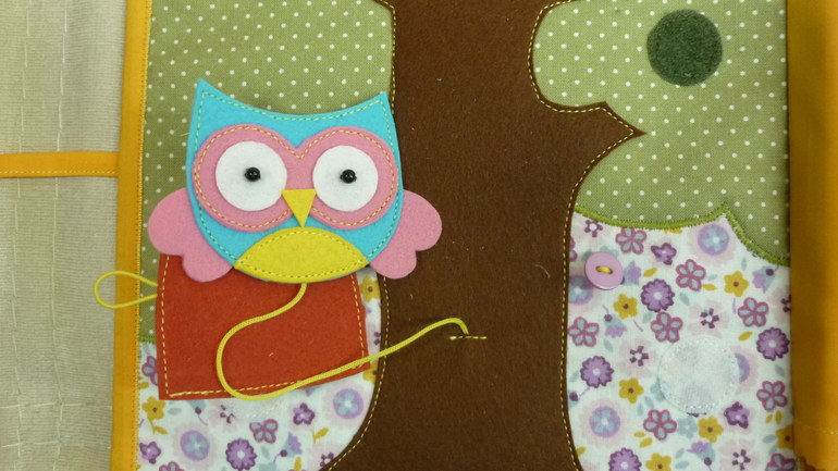 Яркая развивающая книжка!