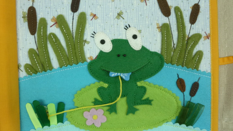 Яркая развивающая книжка!