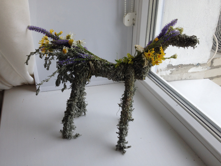 Лошадка из полевых трав