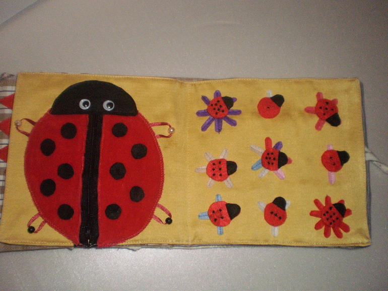 Книжка из фетра и хлопка №2