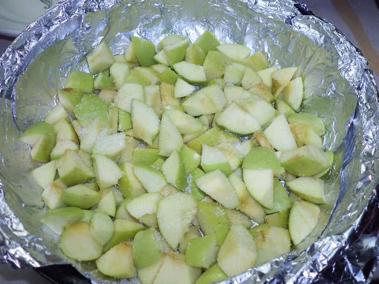 Заливной пирог с яблоками.